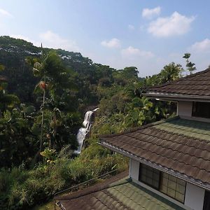 The Inn At Kulaniapia Falls